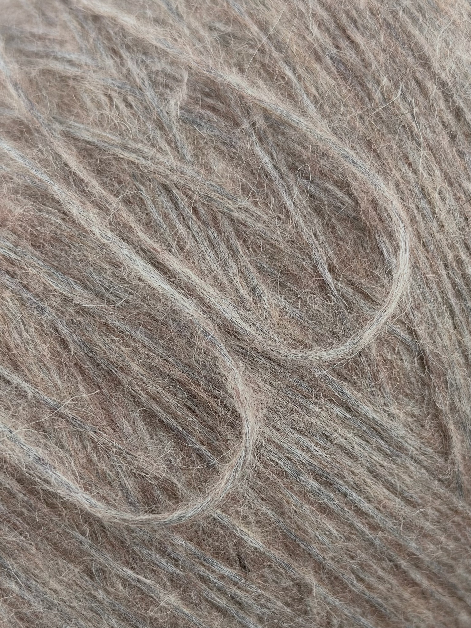 Baby Yak Cotton Brushed Nm 4000 – Garn aus Baby Yak, Kaschmir, Baumwolle col. Beige Mélange